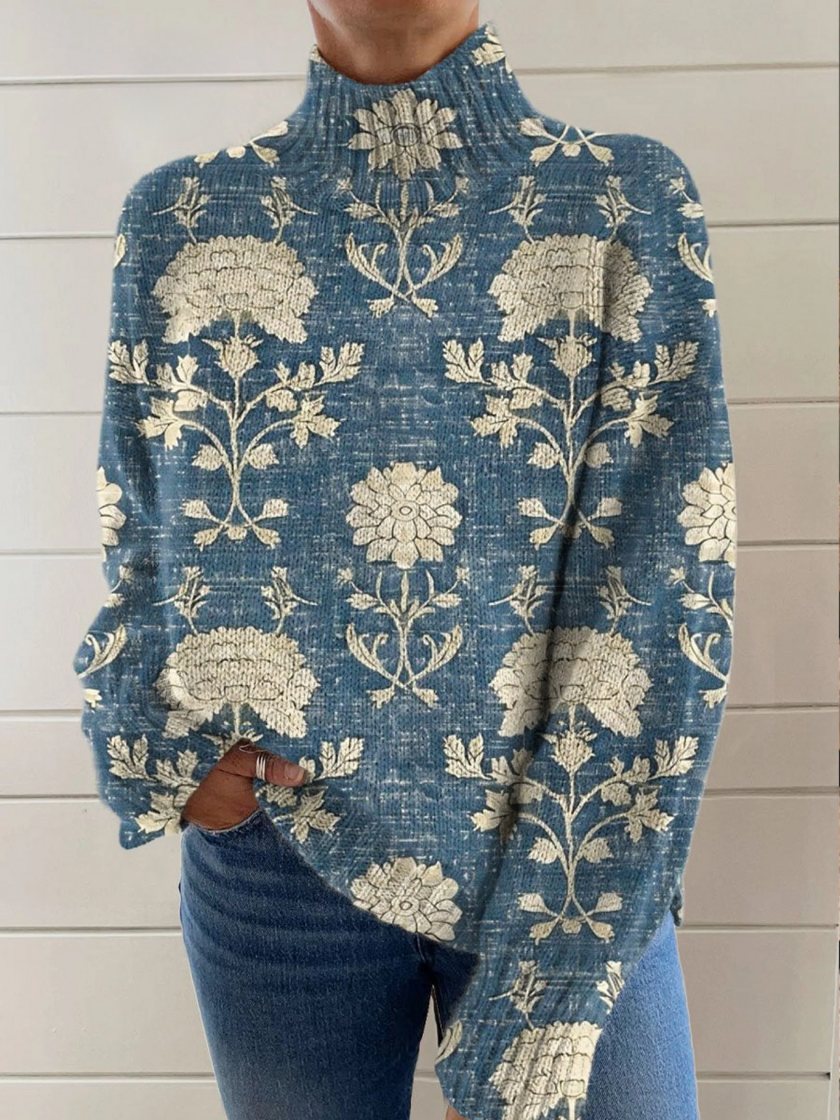 Pola™ – Charming Women's Sweater in Floral Pattern