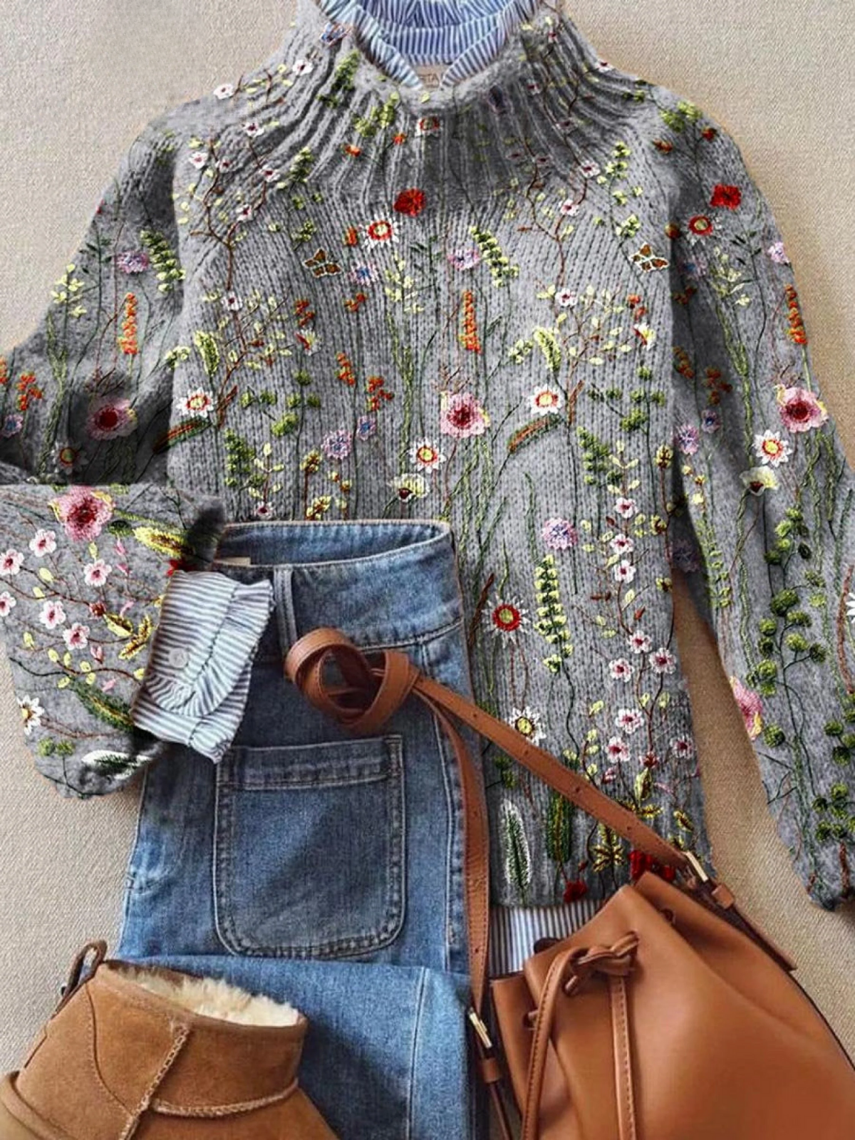 Lidia™ – Elegant turtleneck with a striking floral print