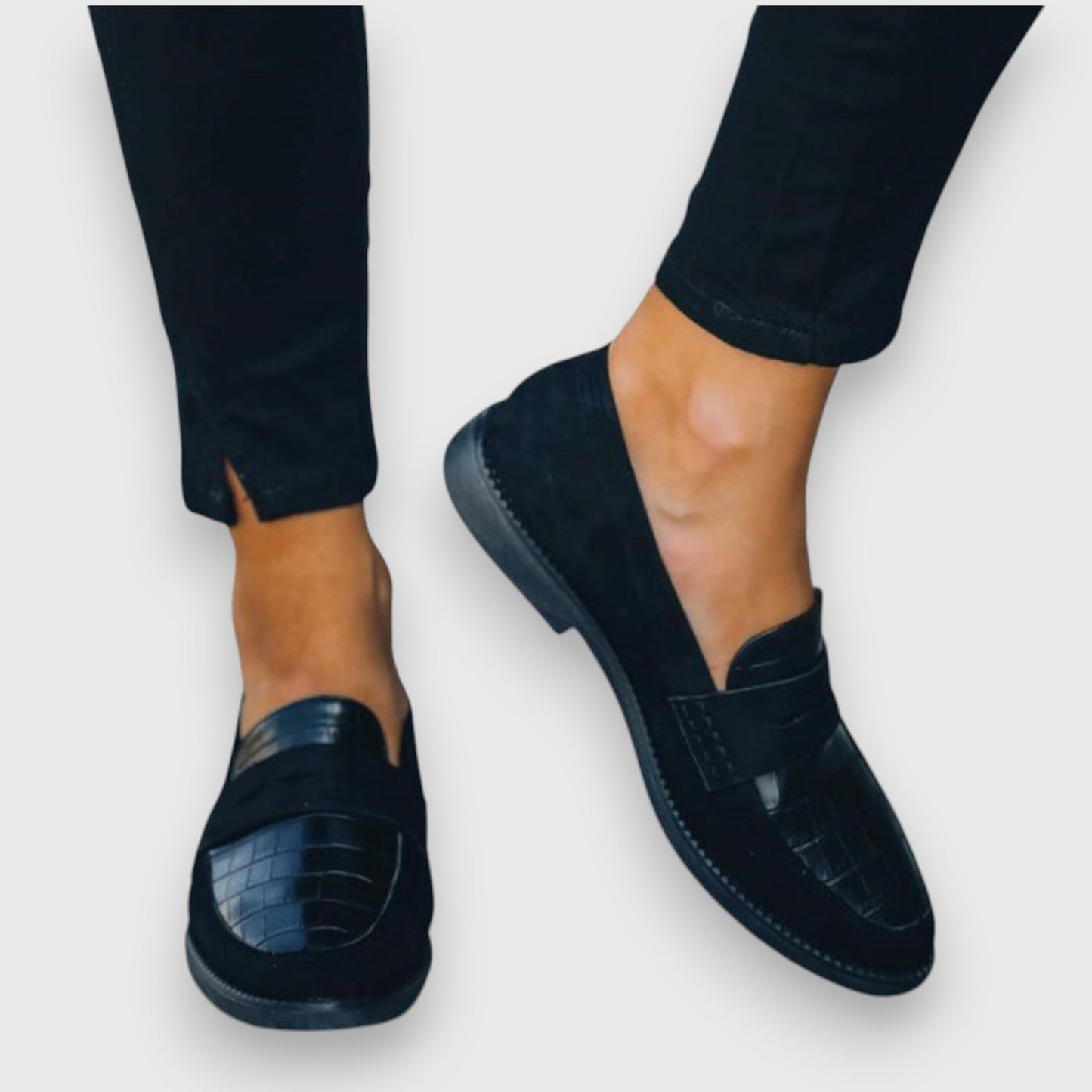 Sara | Moccasin