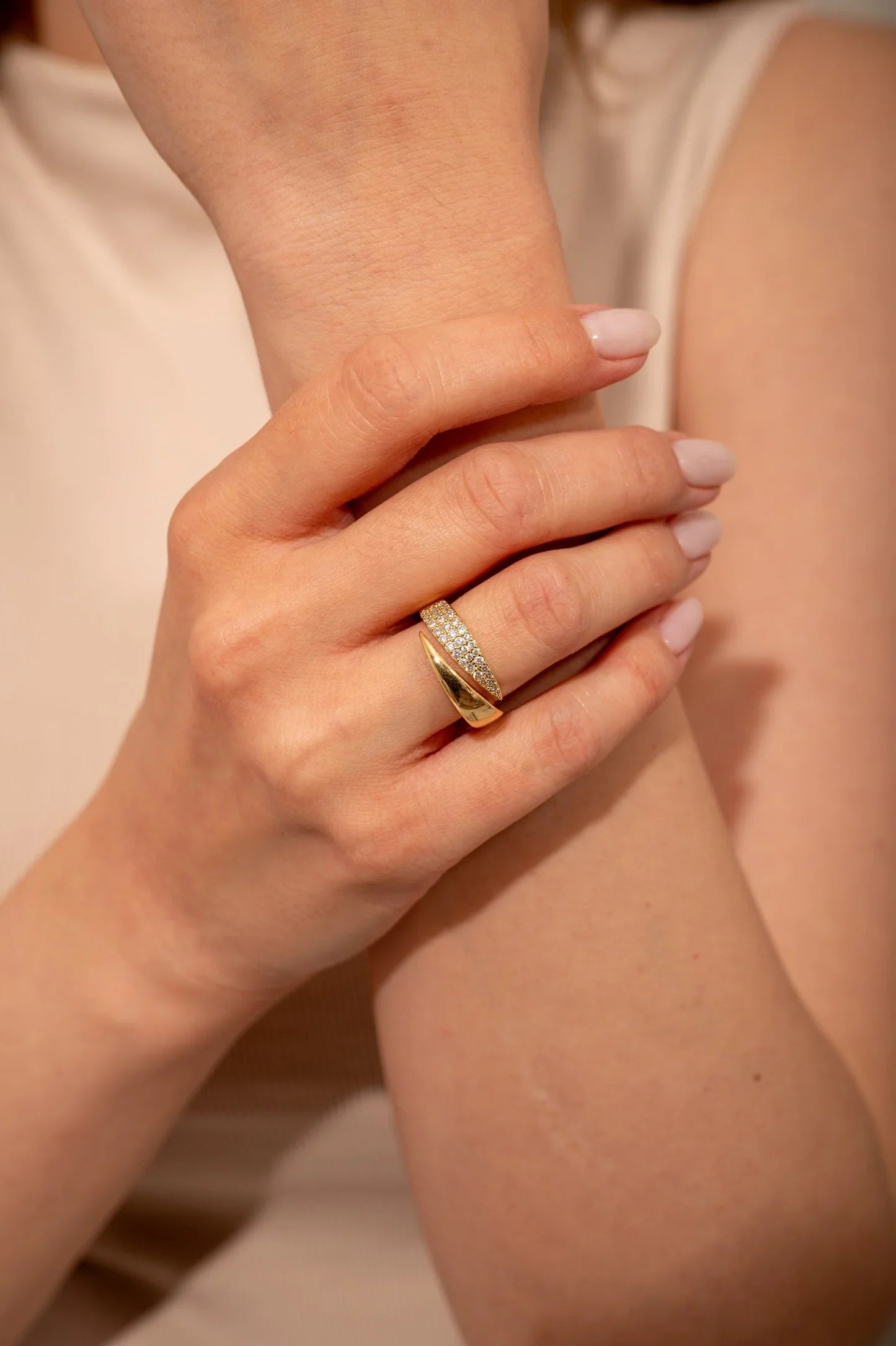 Elegant Gold Ring with Sparkling Stones (Buy 1 Get 1 Free)
